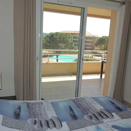 Vue Piscine Dans De Standing 公寓 维琪奥港